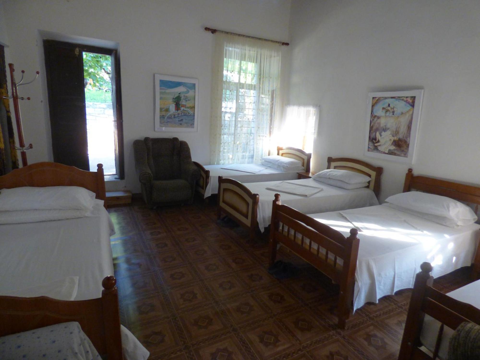 Guesthouse & Hostel Lorenc Berat Room photo