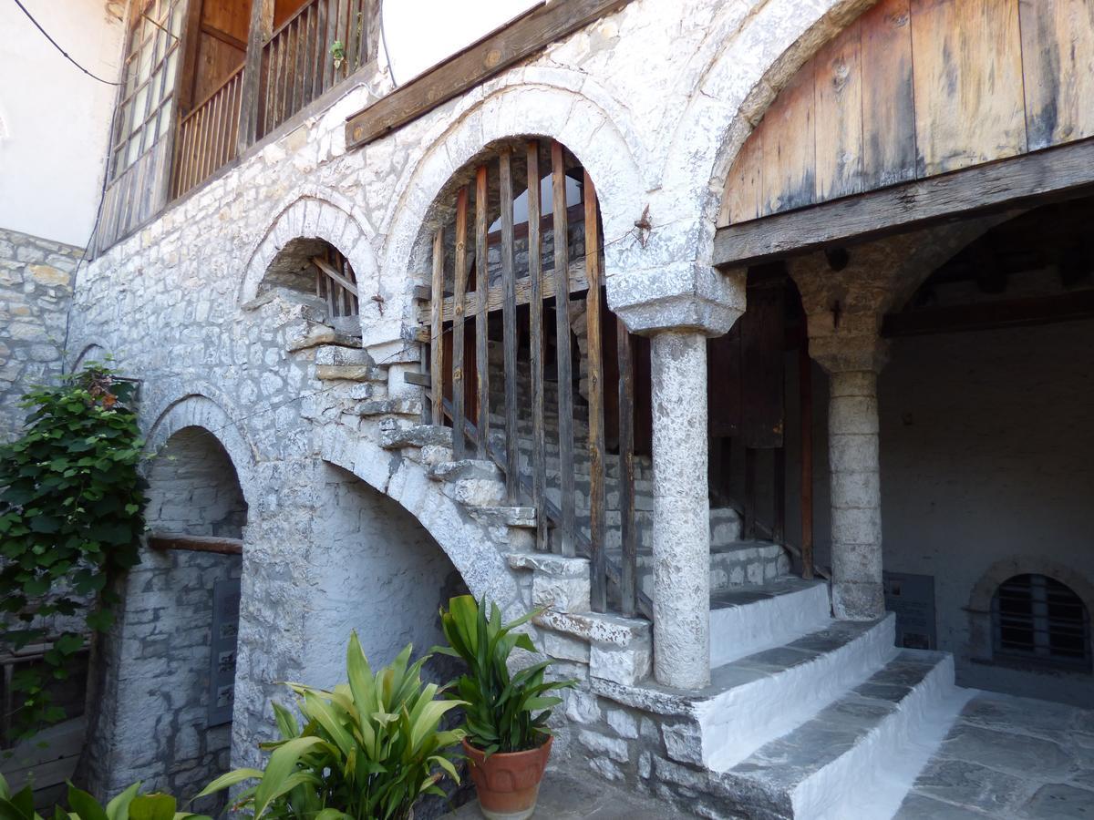 Guesthouse & Hostel Lorenc Berat Exterior photo