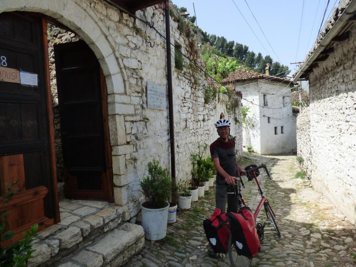 Guesthouse & Hostel Lorenc Berat Exterior photo